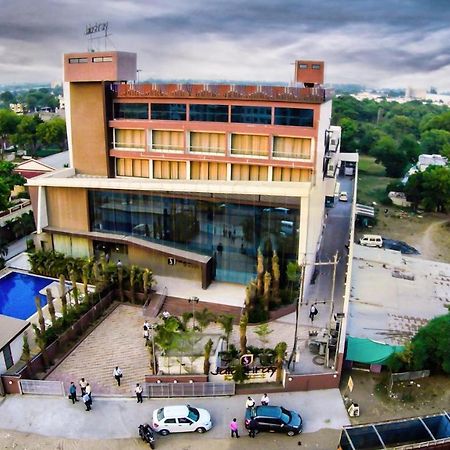 Jalashray Resort Nadiād Dış mekan fotoğraf