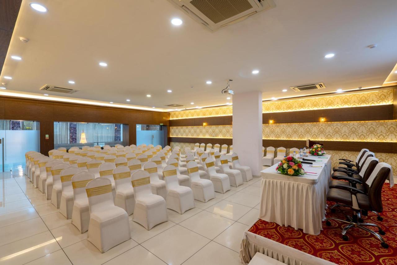 Jalashray Resort Nadiād Dış mekan fotoğraf