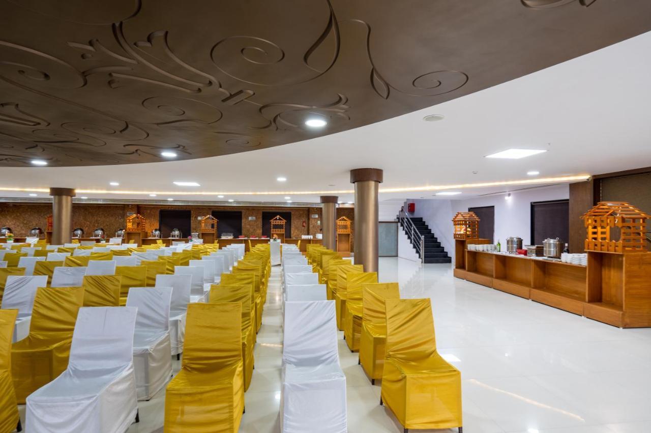 Jalashray Resort Nadiād Dış mekan fotoğraf