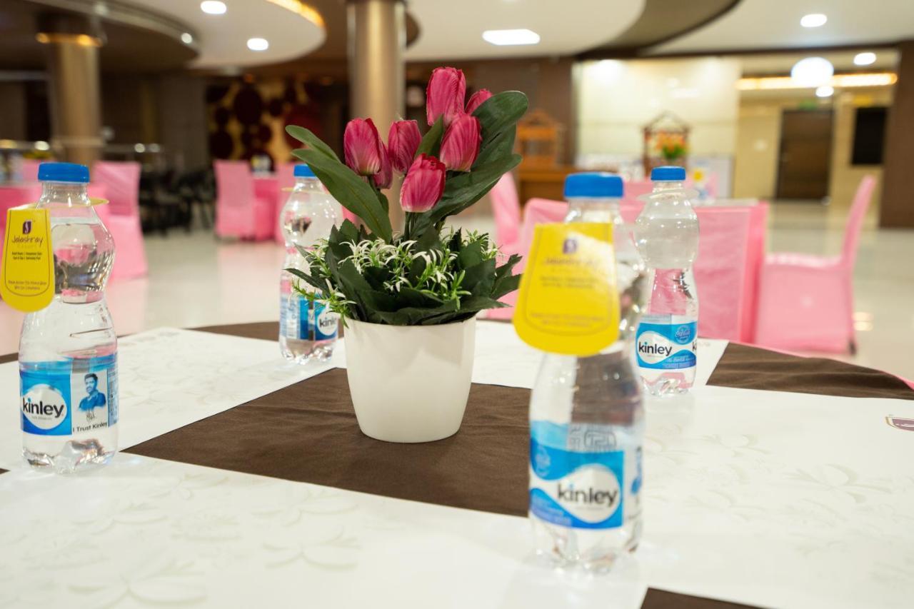 Jalashray Resort Nadiād Dış mekan fotoğraf