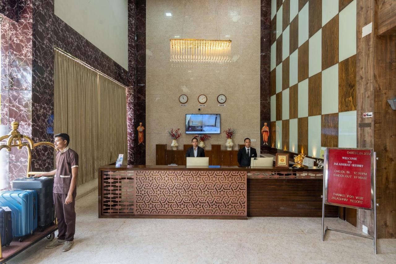 Jalashray Resort Nadiād Dış mekan fotoğraf