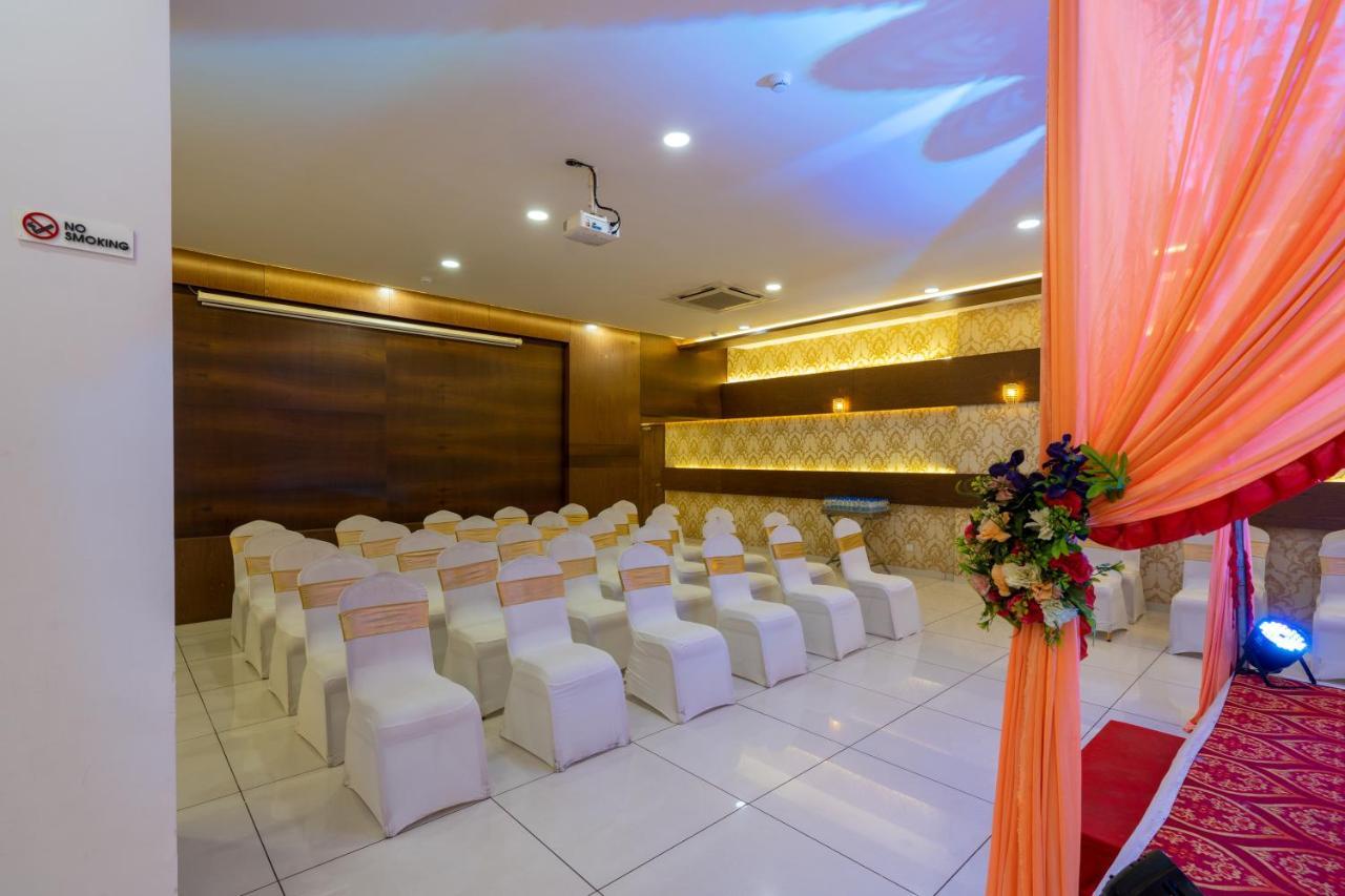 Jalashray Resort Nadiād Dış mekan fotoğraf