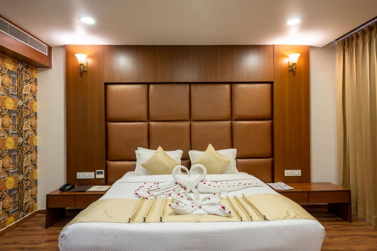 Jalashray Resort Nadiād Dış mekan fotoğraf