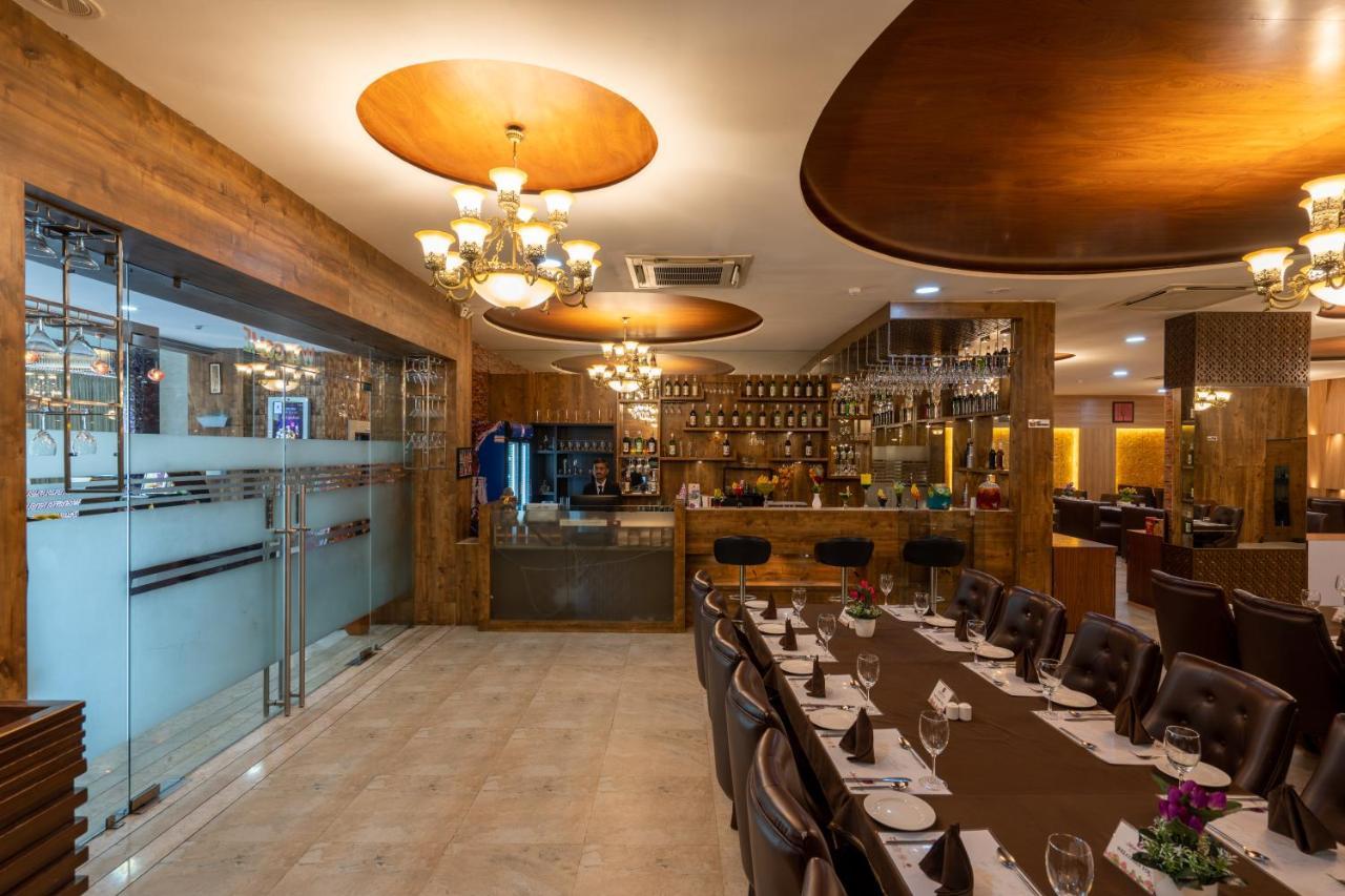Jalashray Resort Nadiād Dış mekan fotoğraf