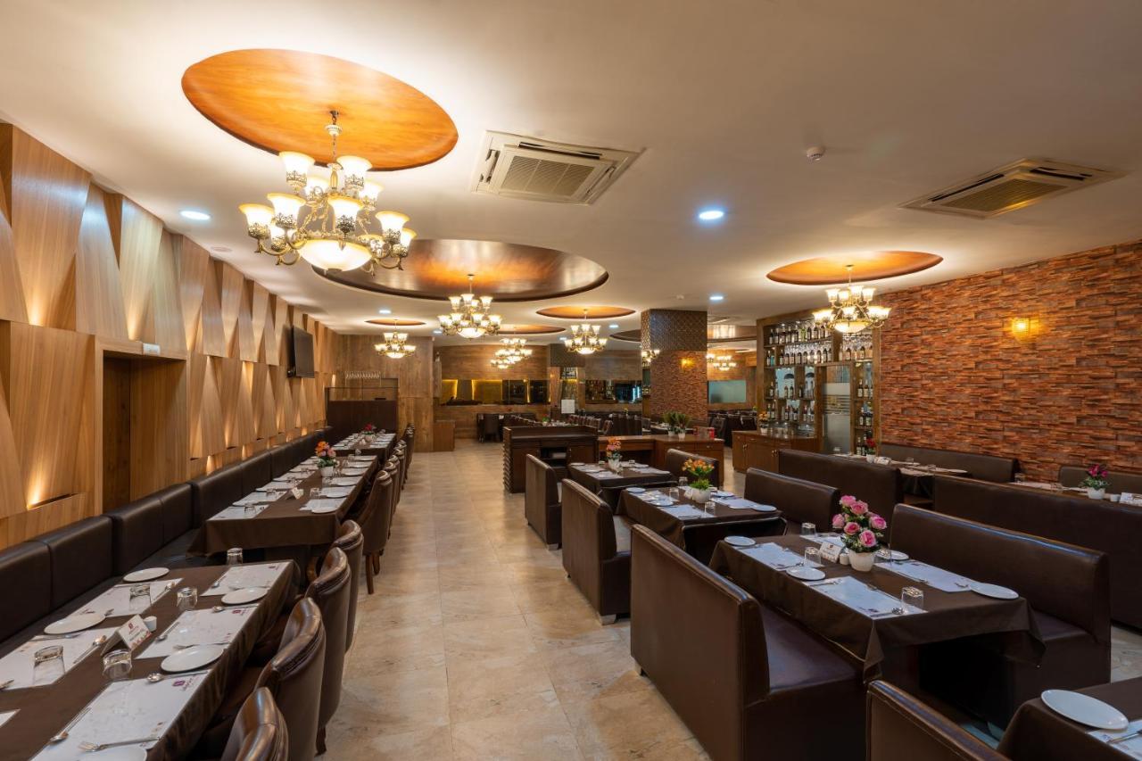 Jalashray Resort Nadiād Dış mekan fotoğraf