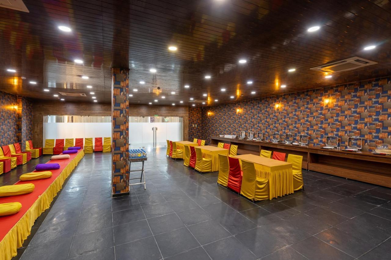 Jalashray Resort Nadiād Dış mekan fotoğraf