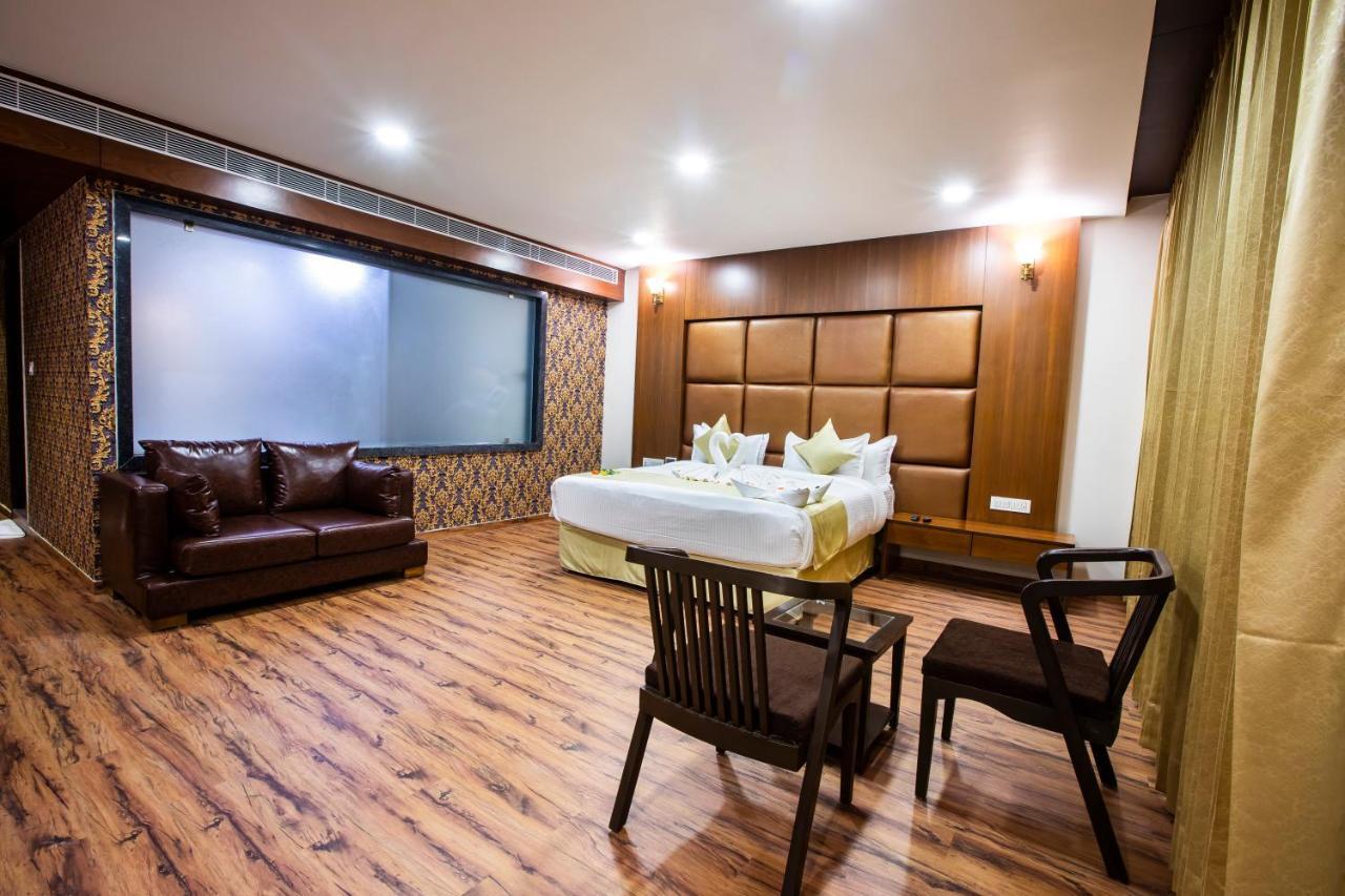 Jalashray Resort Nadiād Dış mekan fotoğraf