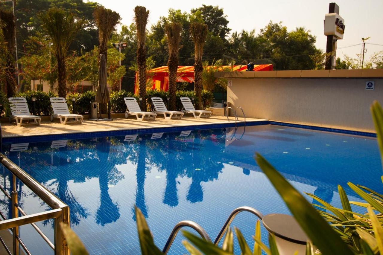 Jalashray Resort Nadiād Dış mekan fotoğraf