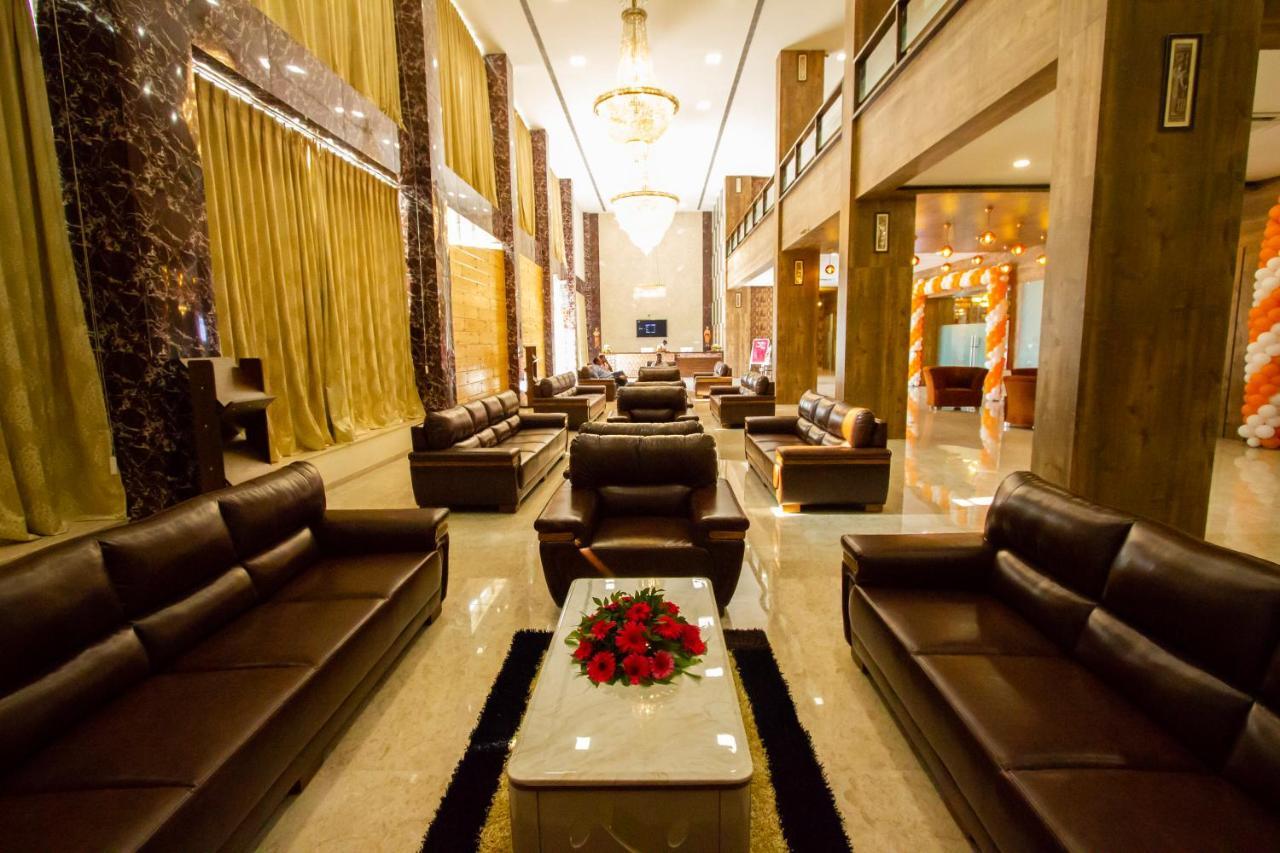 Jalashray Resort Nadiād Dış mekan fotoğraf