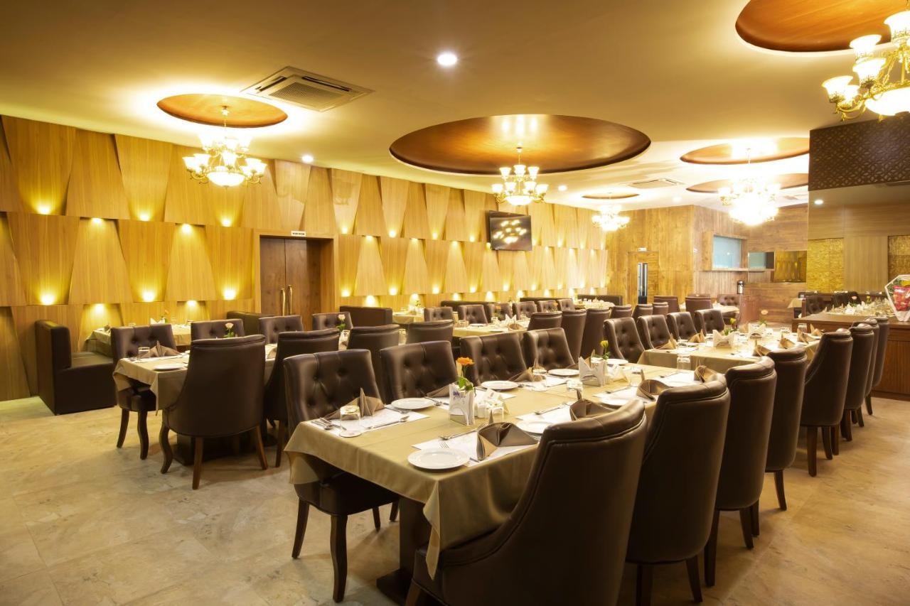 Jalashray Resort Nadiād Dış mekan fotoğraf